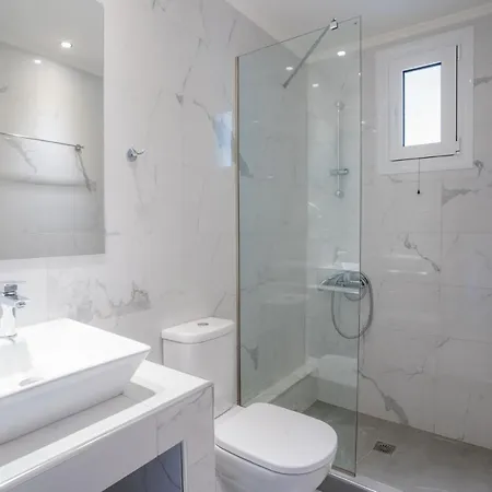 Akti Apartmán *